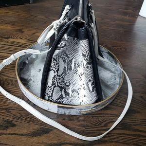 Steve Madden handbad with Snake Skin Sides